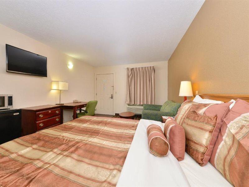Rodeway Inn แนชวิลล์ ภายนอก รูปภาพ